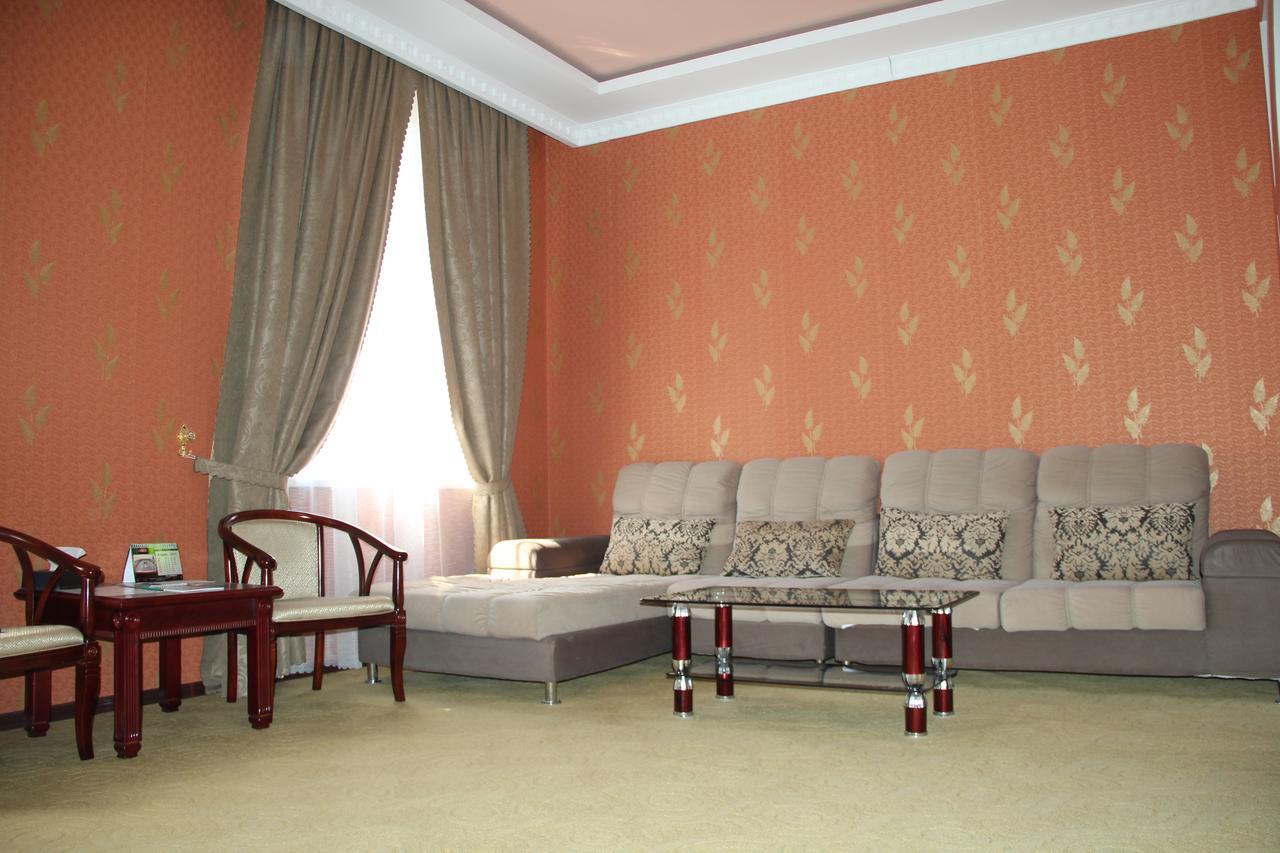 Firuz Hotel Khujand Exterior foto