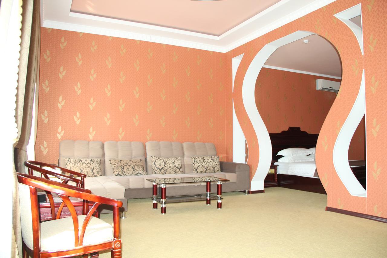 Firuz Hotel Khujand Exterior foto